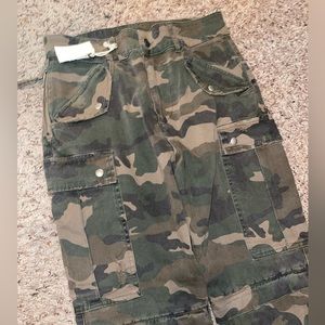 Seroya Camo pants